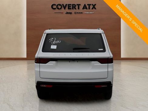 New 2025 Jeep Wagoneer L Series II AWD/4WD image 4