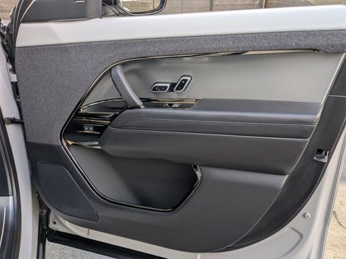 Used 2025 Land Rover Range Rover Sport Dynamic SE image 20