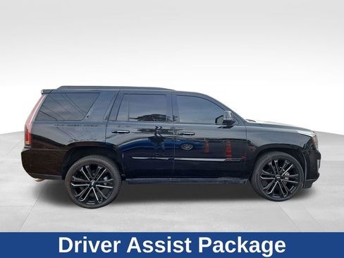 Used 2020 Cadillac Escalade Premium Luxury image 4