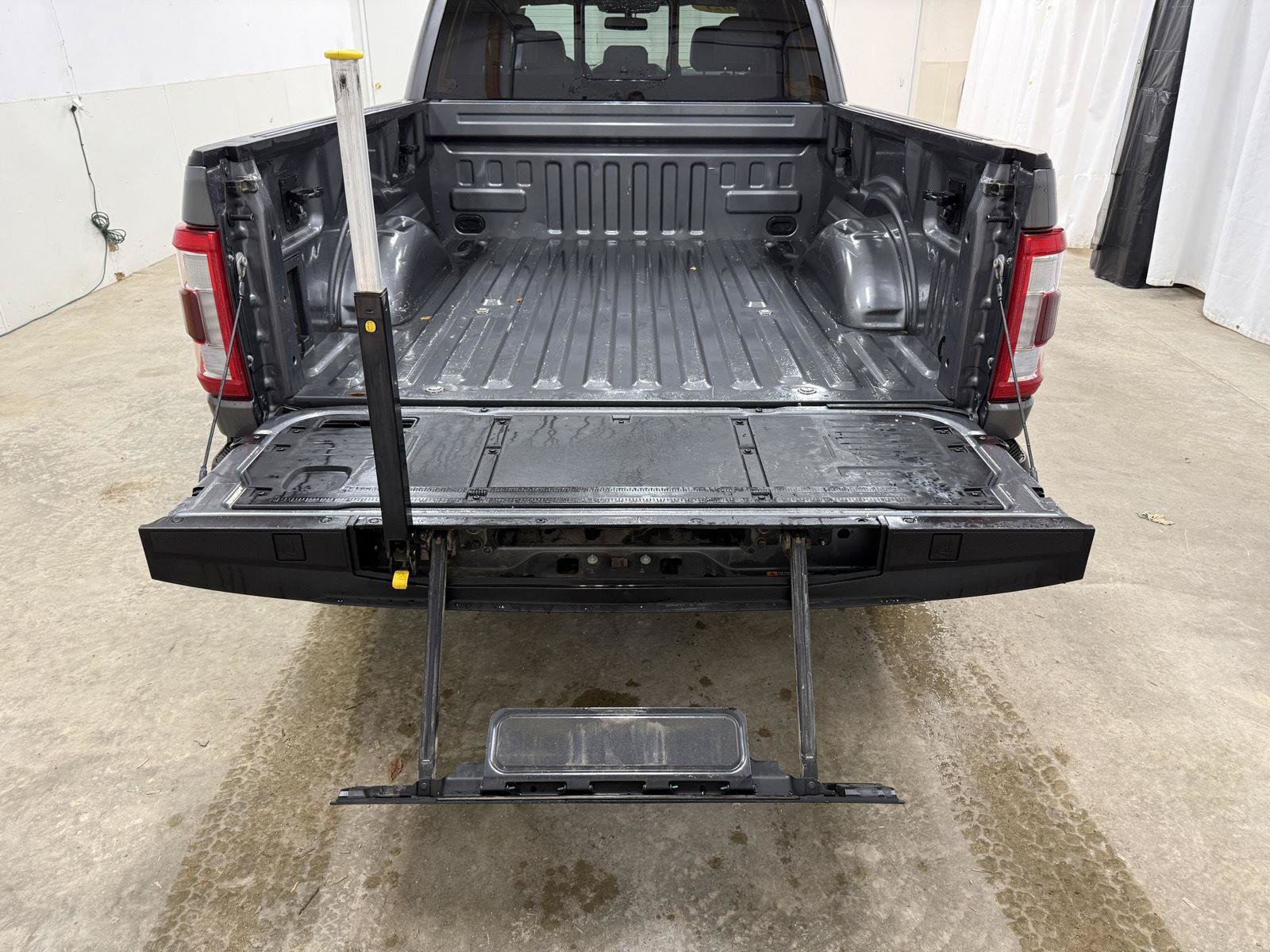Used 2021 Ford F150 Lariat w/ Equipment Group 502A High AWD/4WD image 27