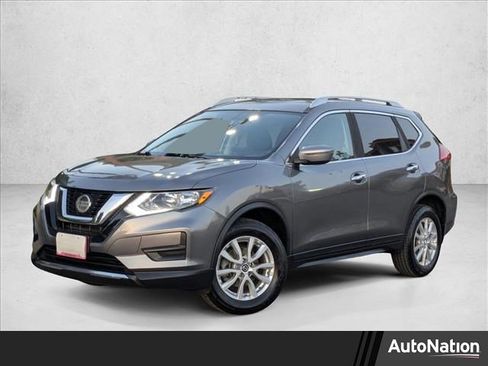 Used 2018 Nissan Rogue SV image 1