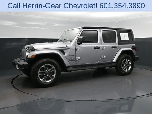 Used 2021 Jeep Wrangler Unlimited Sahara AWD/4WD image 3
