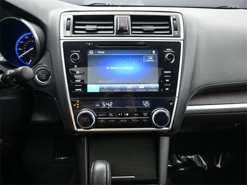 Used 2019 Subaru Outback 2.5i Limited w/ Popular Package #2 image 11