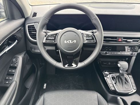 New 2026 Kia Seltos EX image 11