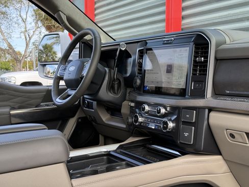 Used 2026 Ford F450 Platinum w/ Platinum Plus Package image 30