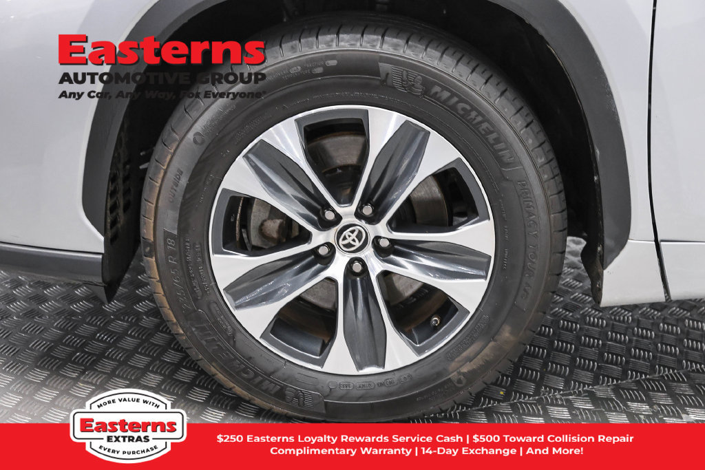 Used 2021 Toyota Highlander XLE FWD image 36