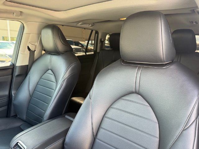 Used 2024 Toyota Highlander XLE AWD/4WD image 13