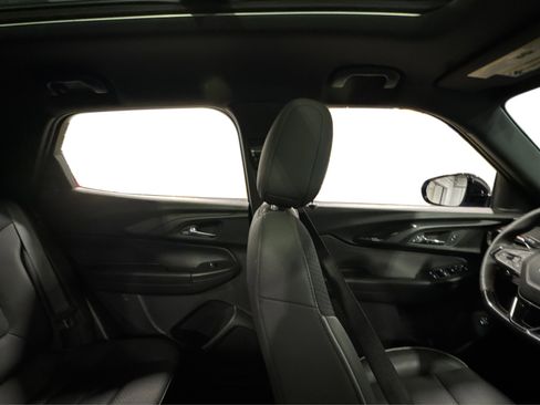 Used 2023 Chevrolet TrailBlazer RS w/ Sun and Liftgate Package image 41