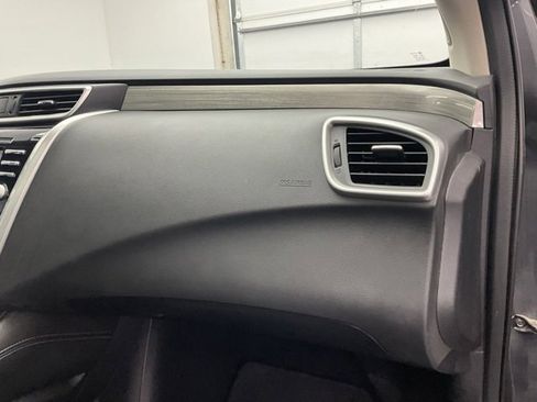 Used 2018 Nissan Murano SV w/ Premium Package image 11