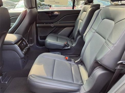 New 2025 Lincoln Aviator Premiere image 10