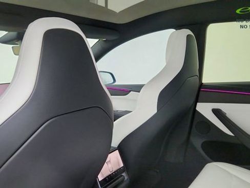 Used 2026 Tesla Model Y Performance AWD/4WD image 30