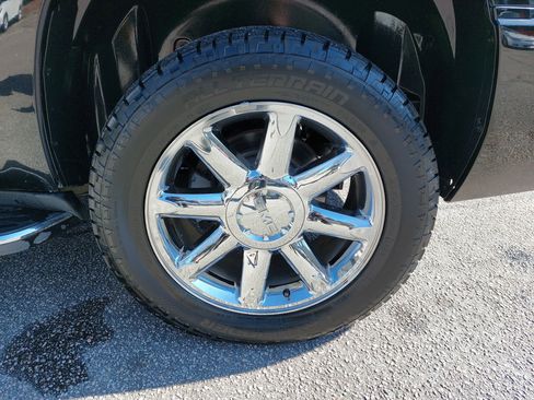 Used 2013 GMC Yukon Denali image 36