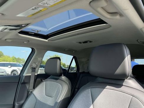 Certified 2025 Kia Niro SX Touring image 27