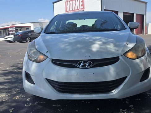 Used 2011 Hyundai Elantra GLS w/ Navigation Pkg 4 FWD image 2