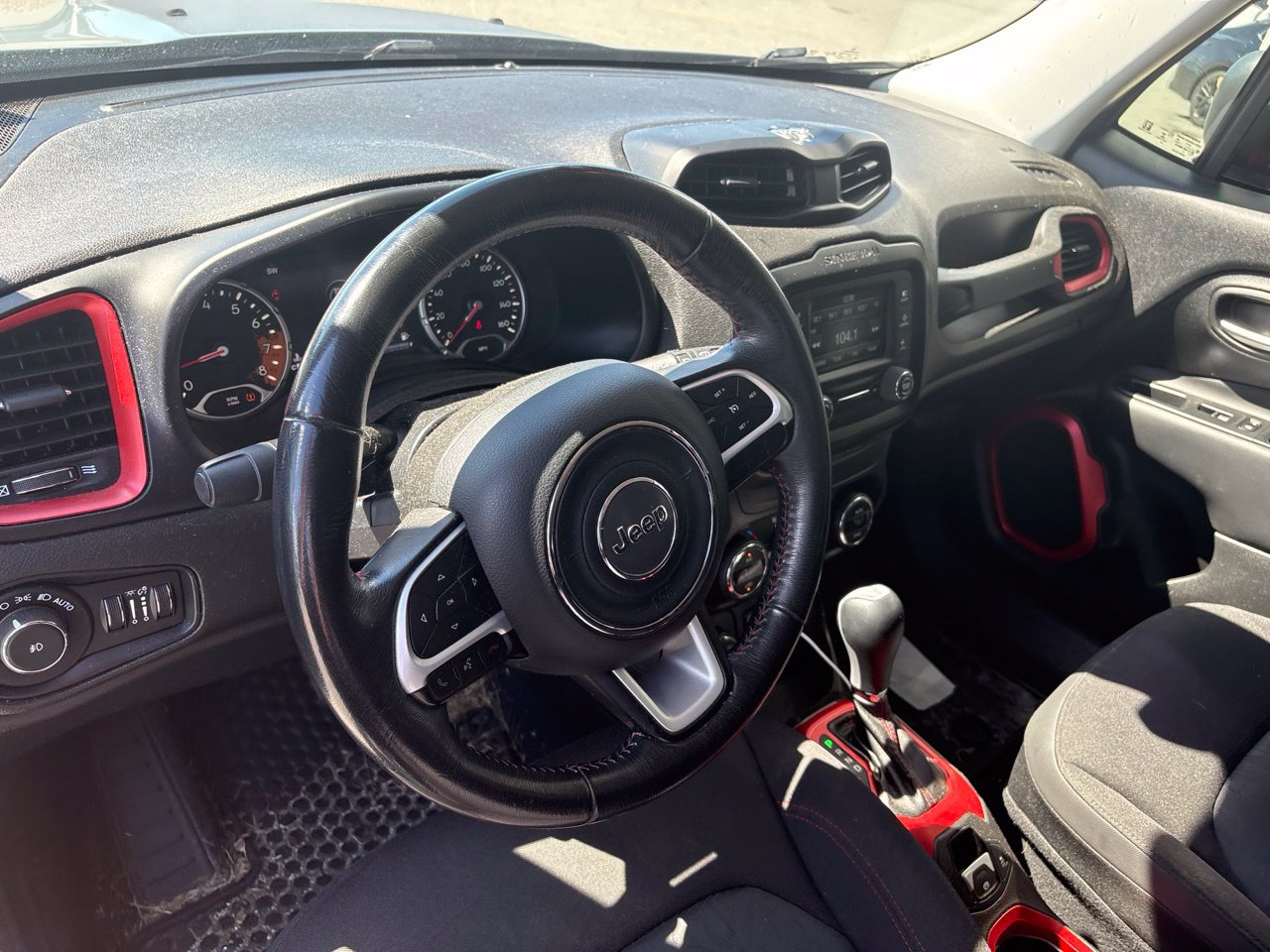 Used 2016 Jeep Renegade Trailhawk w/ Popular Equipment Group AWD/4WD image 4