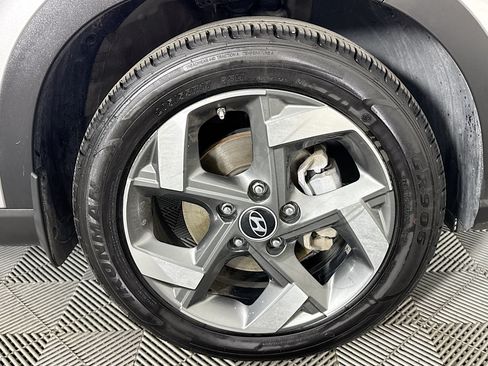 Used 2024 Hyundai Venue SEL FWD image 30