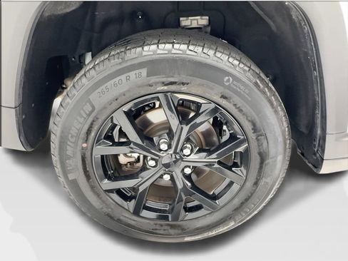 Used 2024 Jeep Grand Cherokee Altitude RWD image 14