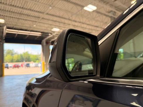 Used 2018 GMC Acadia Denali w/ Technology Package AWD/4WD image 11