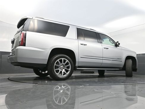 Used 2020 GMC Yukon XL Denali image 33