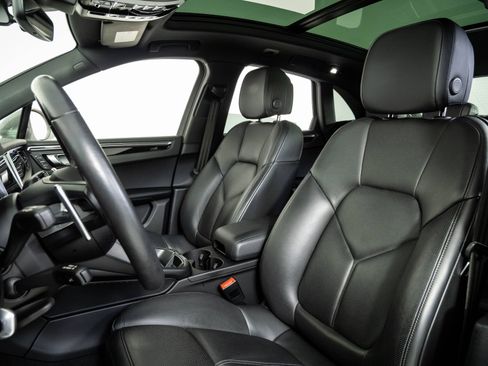 Certified 2024 Porsche Macan S AWD/4WD image 5
