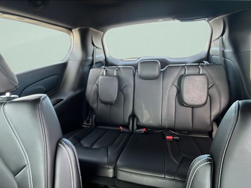 New 2026 Chrysler Pacifica Select AWD/4WD image 23