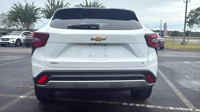 Used 2025 Chevrolet Trax LT w/ LT Convenience Package FWD image 6