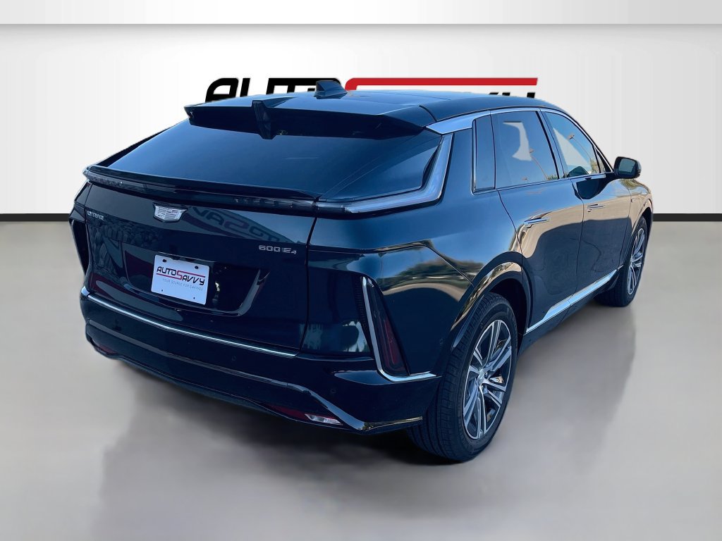 Used 2026 Cadillac Lyriq Luxury w/ LPO, Floor Liner Package AWD/4WD image 7