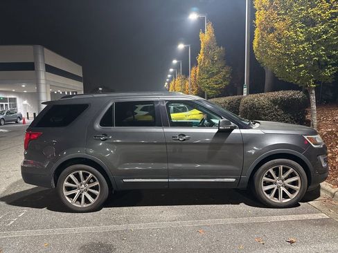 Used 2016 Ford Explorer Limited w/ Equipment Group 301A image 5