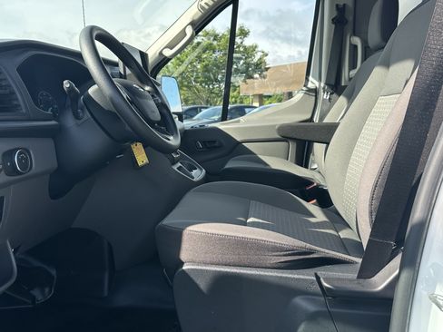Used 2022 Ford Transit 350 XLT RWD image 9