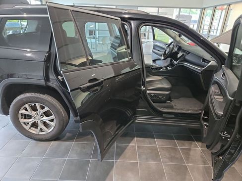Used 2022 Toyota RAV4 Limited FWD image 30