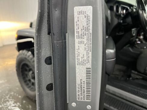 Used 2021 Jeep Wrangler Sport image 32