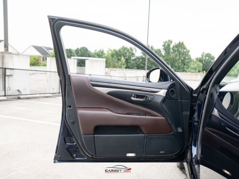 Used 2017 Lexus LS 460 RWD image 34