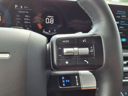 Used 2025 Hyundai Santa Fe SEL FWD image 19