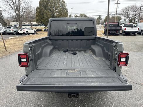 Used 2021 Jeep Gladiator Overland w/ LED Lighting Group AWD/4WD image 5
