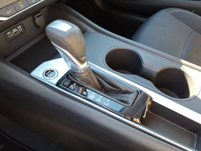 Used 2025 Nissan Altima 2.5 SV FWD image 22