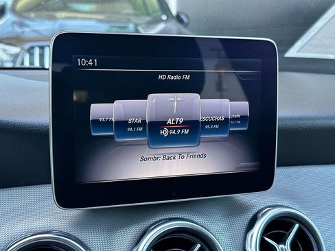 Used 2019 Mercedes-Benz GLA 250 4MATIC image 19