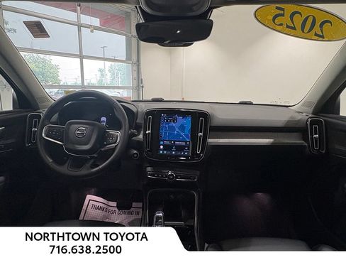 Used 2025 Volvo XC40 B5 Plus w/ Climate Package AWD/4WD image 17