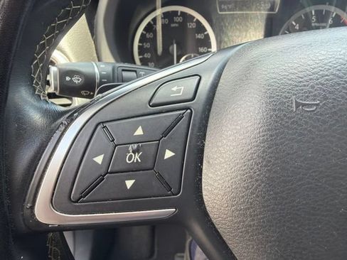 Used 2017 INFINITI QX30 FWD image 9