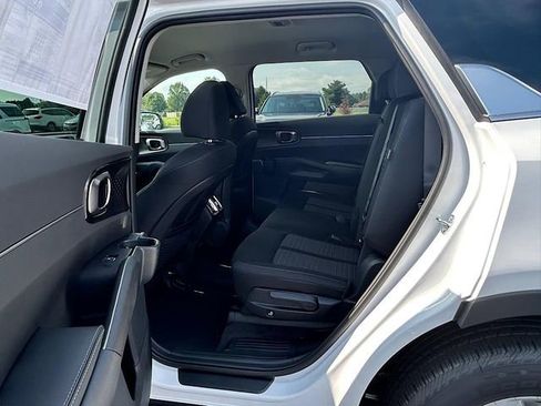 New 2025 Kia Sorento LX image 23