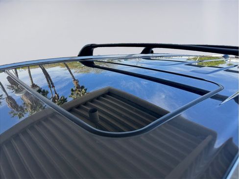 Used 2017 Toyota Highlander Limited image 9