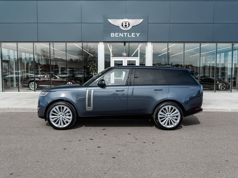 Used 2025 Land Rover Range Rover SE image 5