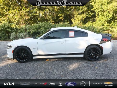 Used 2018 Dodge Charger R/T w/ Beats Audio Group image 3