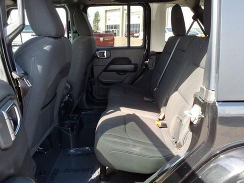 Used 2023 Jeep Wrangler Unlimited Sahara AWD/4WD image 13