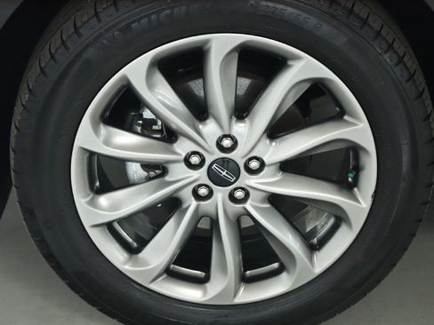 Certified 2022 Lincoln Corsair AWD w/ Premium Package image 39