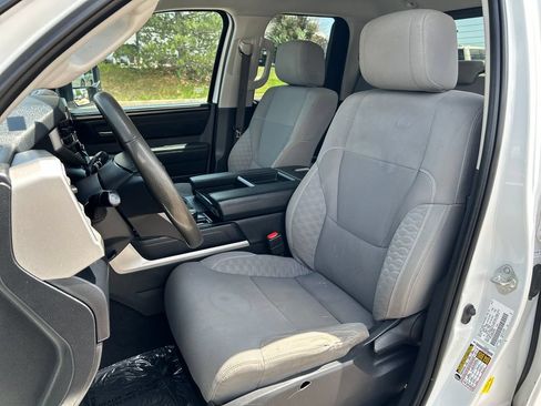 Used 2022 Toyota Tundra SR5 w/ SR5 Convenience Package AWD/4WD image 14