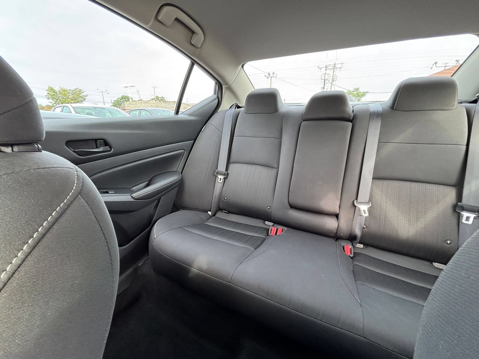 Used 2025 Nissan Altima 2.5 SV FWD image 38