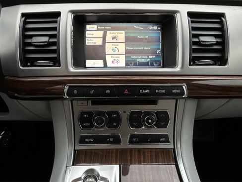 Used 2013 Jaguar XF 3.0 image 25
