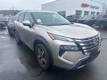 Used 2025 Nissan Rogue SL w/ SL Premium Package