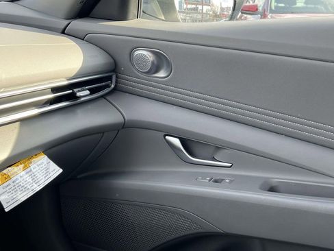 Used 2024 Hyundai Elantra SEL w/ Convenience Package image 42