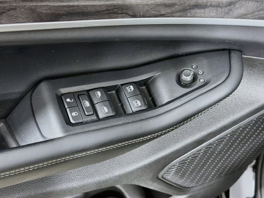 Used 2024 Jeep Grand Cherokee Limited AWD/4WD image 18